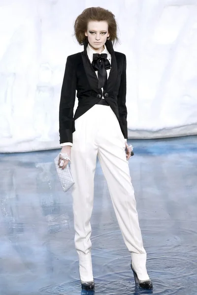Look 60